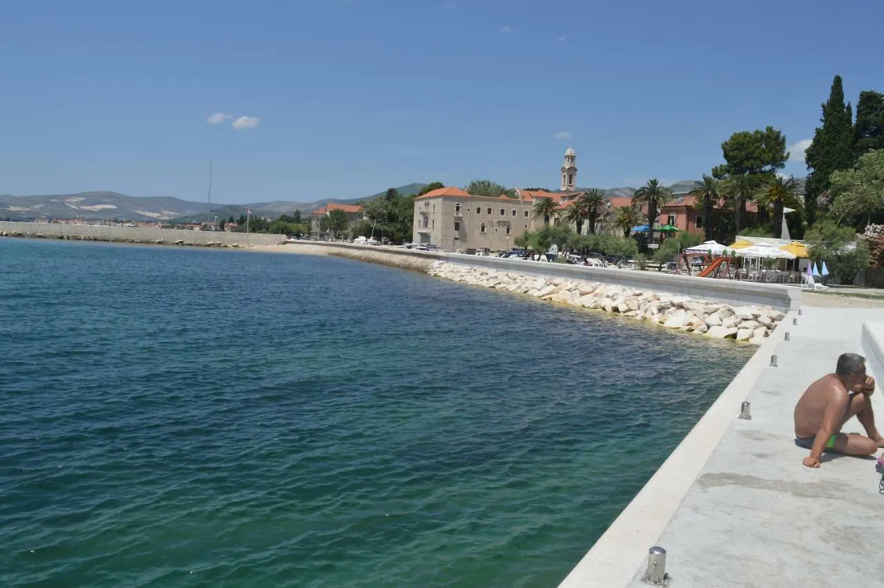 Apartment Nikolic Kaštela
